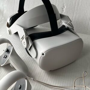 Meta Oculus Quest 2 +